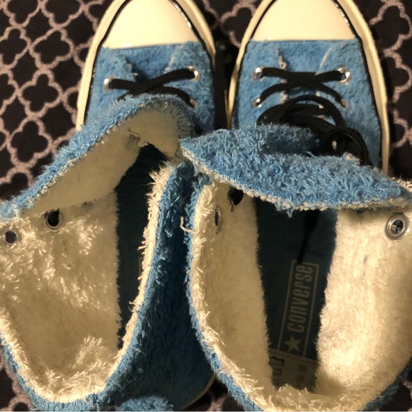 Converse Chuck Taylor 10 All Star  Blue Fuzzy Bunny High Tops Womens 7 RARE - Picture 4 of 9